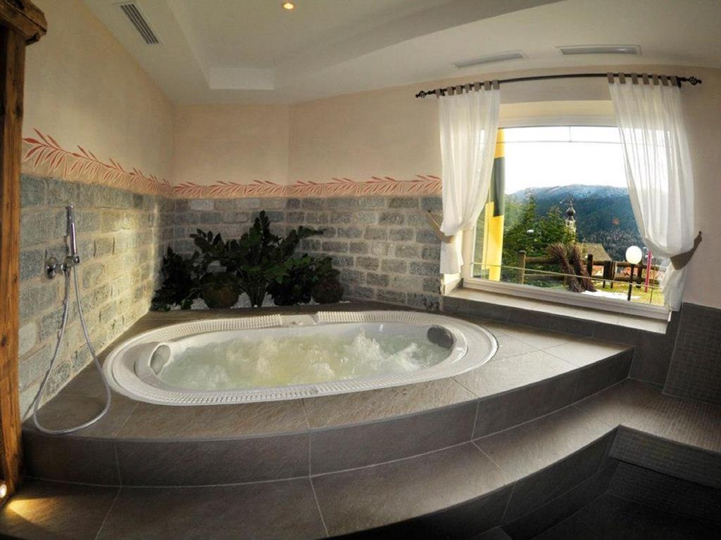 Hotel Villa Wilma Folgaria Eksteriør billede